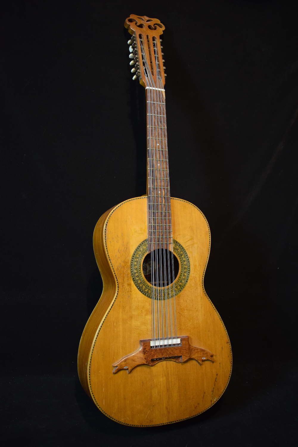 Bajo Sexto Geronimo Villafan