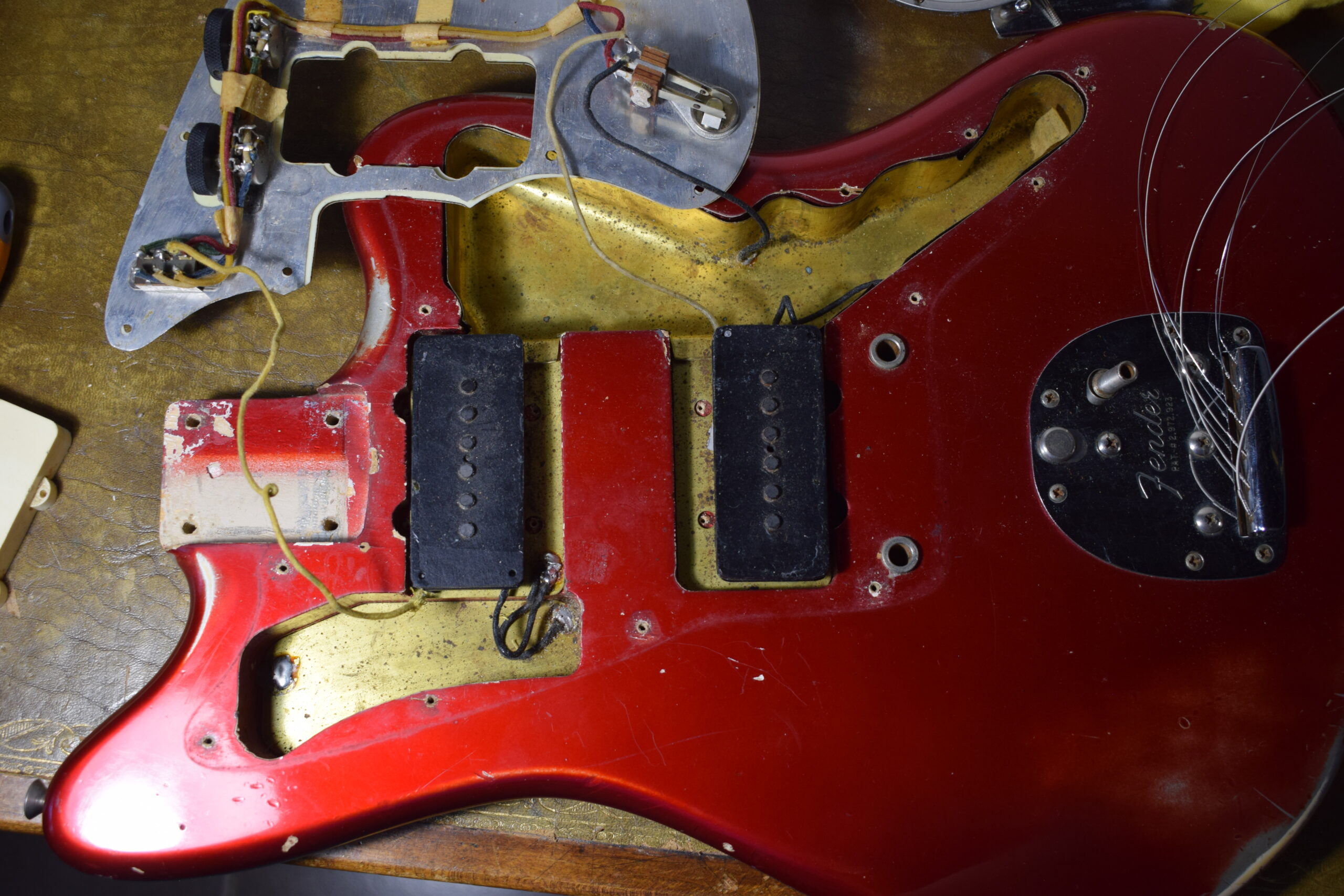 Fender Jazzmaster Candy Apple Red - Image 42