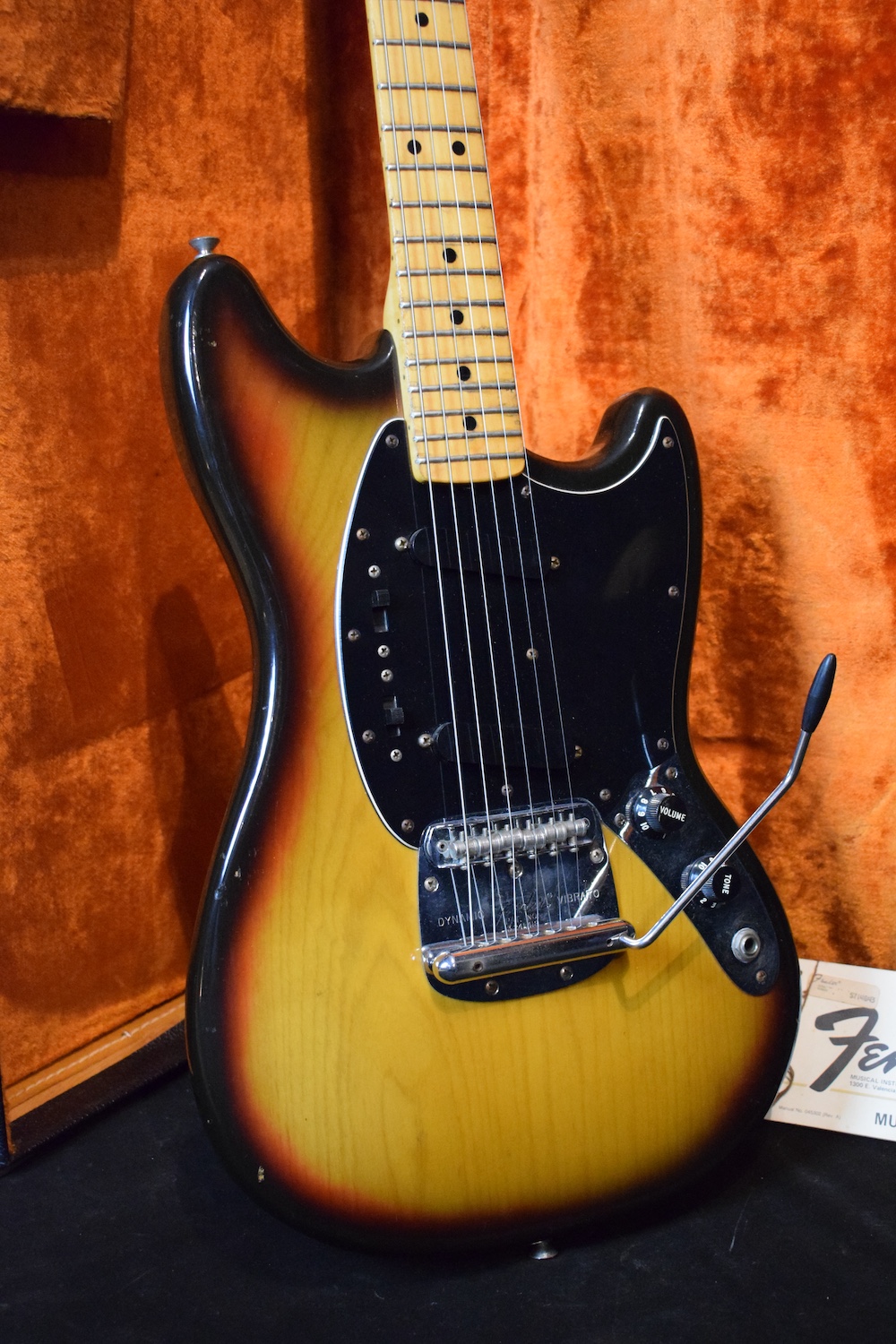 Fender Mustang Sunburst – Image 3
