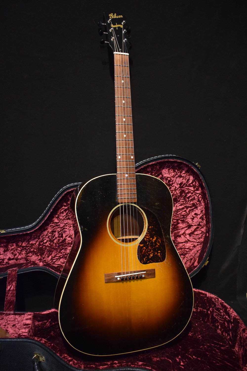 Gibson J-45 Banner