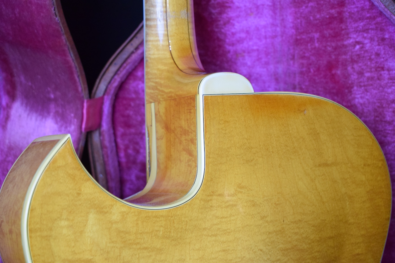 Gibson Super 400 CESN - Image 17